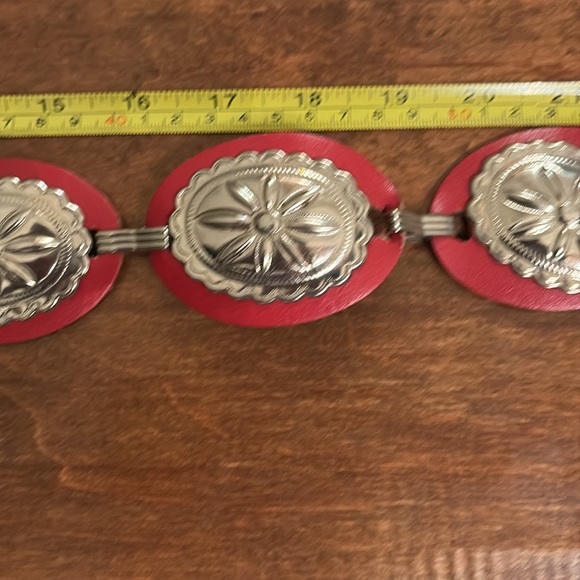 Red leather vintage Concho belt - Picture 6 of 7